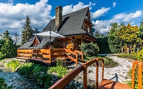 Domek Krupówki z widokiem na Giewont